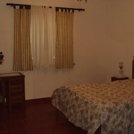 O Miradouro בית הארחה *